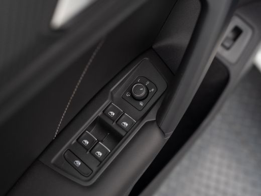 Volkswagen Tiguan 1.5 TSI R-Line Business+ | Black Style | Panodak | Headup | IQ Light | Camera | Elk. A-klep | Pri... ActivLease financial lease