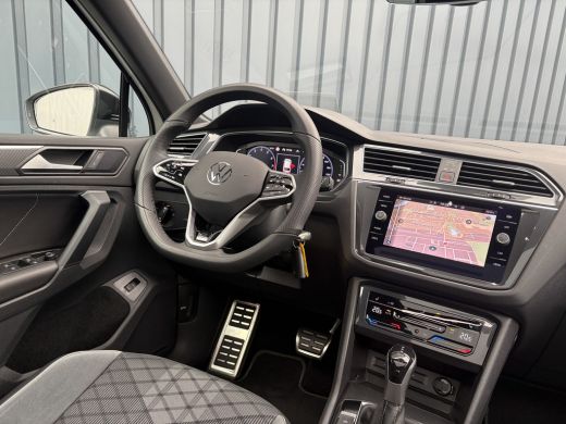 Volkswagen Tiguan 1.5 TSI R-Line Business+ | Black Style | Panodak | Headup | IQ Light | Camera | Elk. A-klep | Pri... ActivLease financial lease