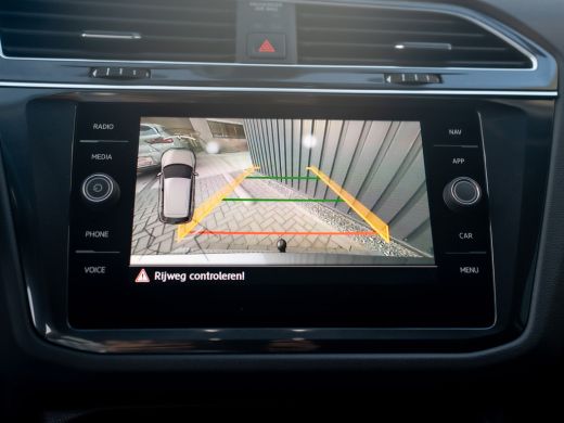 Volkswagen Tiguan 1.5 TSI R-Line Business | Trekhaak wegkl. | Head Up | Side Assist | Camera | LED | Prijs Rijklaar!! ActivLease financial lease