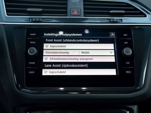 Volkswagen Tiguan 1.5 TSI R-Line Business | Trekhaak wegkl. | Head Up | Side Assist | Camera | LED | Prijs Rijklaar!! ActivLease financial lease