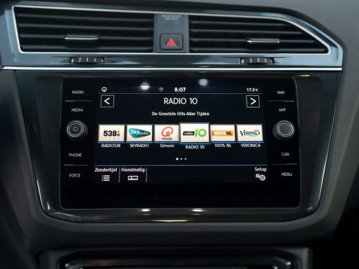 Volkswagen Tiguan 1.5 TSI R-Line Business | Trekhaak wegkl. | Head Up | Side Assist | Camera | LED | Prijs Rijklaar!! ActivLease financial lease