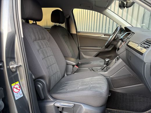 Volkswagen Tiguan 1.5 TSI R-Line Business | Trekhaak wegkl. | Head Up | Side Assist | Camera | LED | Prijs Rijklaar!! ActivLease financial lease