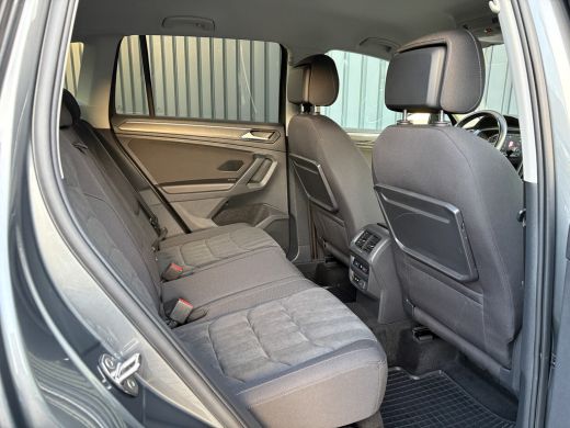 Volkswagen Tiguan 1.5 TSI R-Line Business | Trekhaak wegkl. | Head Up | Side Assist | Camera | LED | Prijs Rijklaar!! ActivLease financial lease