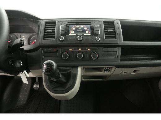 Volkswagen Transporter 2.0 TDI L2H1 | 140PK | Airco | Cruise | Navigatie | Imperiaal | Trekhaak ActivLease financial lease