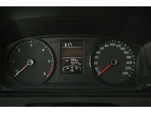 Volkswagen Transporter 2.0 TDI L2H1 | 140PK | Airco | Cruise | Navigatie | Imperiaal | Trekhaak ActivLease financial lease