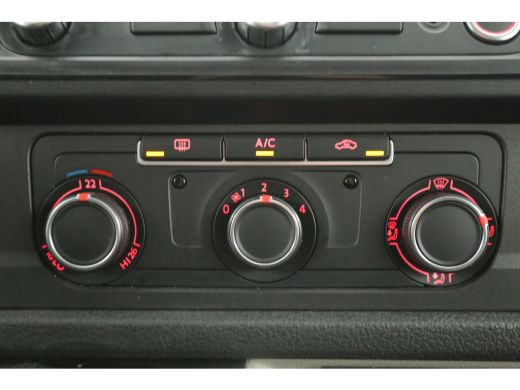 Volkswagen Transporter 2.0 TDI L2H1 | 140PK | Airco | Cruise | Navigatie | Imperiaal | Trekhaak ActivLease financial lease