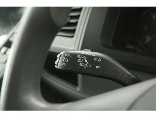 Volkswagen Transporter 2.0 TDI L2H1 | 140PK | Airco | Cruise | Navigatie | Imperiaal | Trekhaak ActivLease financial lease