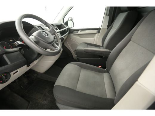 Volkswagen Transporter 2.0 TDI L2H1 | 140PK | Airco | Cruise | Navigatie | Imperiaal | Trekhaak ActivLease financial lease