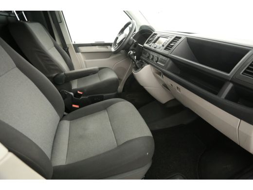 Volkswagen Transporter 2.0 TDI L2H1 | 140PK | Airco | Cruise | Navigatie | Imperiaal | Trekhaak ActivLease financial lease