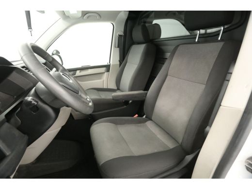 Volkswagen Transporter 2.0 TDI L2H1 | 140PK | Airco | Cruise | Navigatie | Imperiaal | Trekhaak ActivLease financial lease