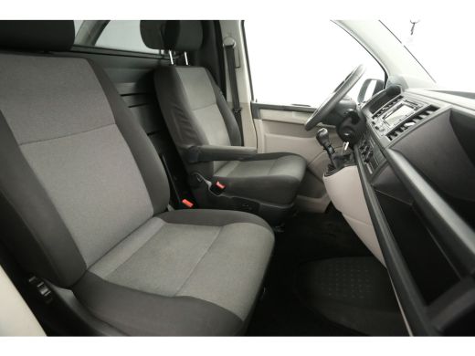 Volkswagen Transporter 2.0 TDI L2H1 | 140PK | Airco | Cruise | Navigatie | Imperiaal | Trekhaak ActivLease financial lease