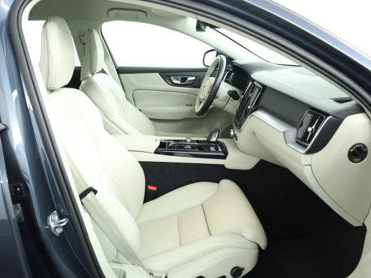 Volvo  V60 2.0 T6 Recharge AWD R-Design ActivLease financial lease