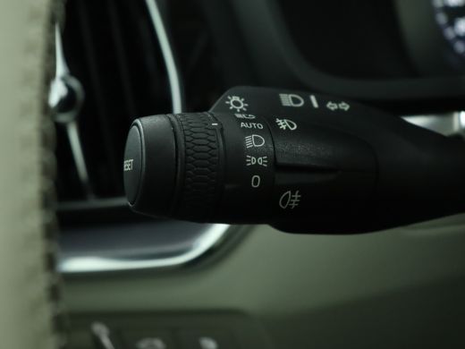 Volvo  V60 2.0 T6 Recharge AWD R-Design ActivLease financial lease