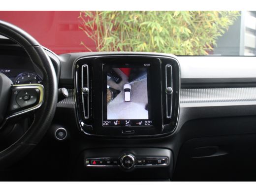 Volvo  XC40 2.0 B4 AWD R-Design | Trekhaak | 360 Camera | Harman/Kardon | Adaptive Cruise | Keyless ActivLease financial lease