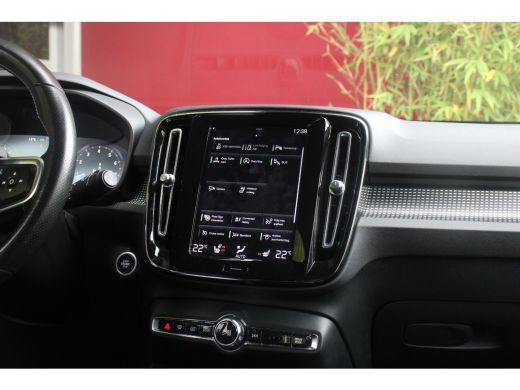 Volvo  XC40 2.0 B4 AWD R-Design | Trekhaak | 360 Camera | Harman/Kardon | Adaptive Cruise | Keyless ActivLease financial lease