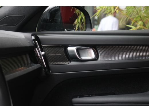 Volvo  XC40 2.0 B4 AWD R-Design | Trekhaak | 360 Camera | Harman/Kardon | Adaptive Cruise | Keyless ActivLease financial lease