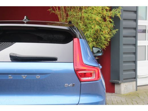Volvo  XC40 2.0 B4 AWD R-Design | Trekhaak | 360 Camera | Harman/Kardon | Adaptive Cruise | Keyless ActivLease financial lease