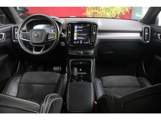 Volvo  XC40 2.0 B4 AWD R-Design | Trekhaak | 360 Camera | Harman/Kardon | Adaptive Cruise | Keyless ActivLease financial lease