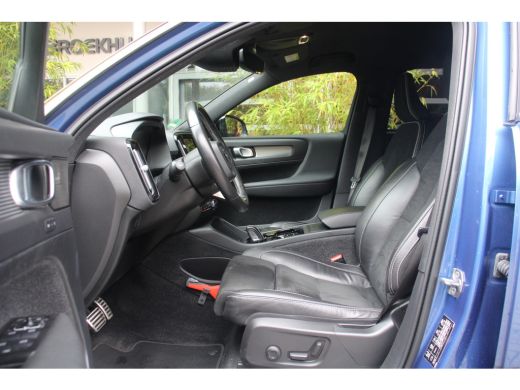 Volvo  XC40 2.0 B4 AWD R-Design | Trekhaak | 360 Camera | Harman/Kardon | Adaptive Cruise | Keyless ActivLease financial lease