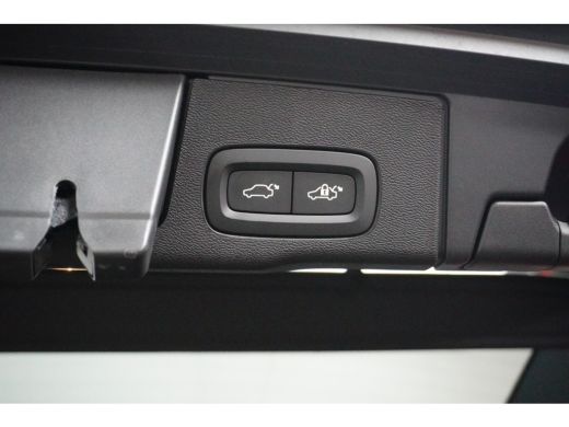 Volvo  XC60 T6 Plug-in hybrid AWD Plus Dark | Achterbank verwarmd | Alarmsysteem | Apple Carplay/Android Auto... ActivLease financial lease