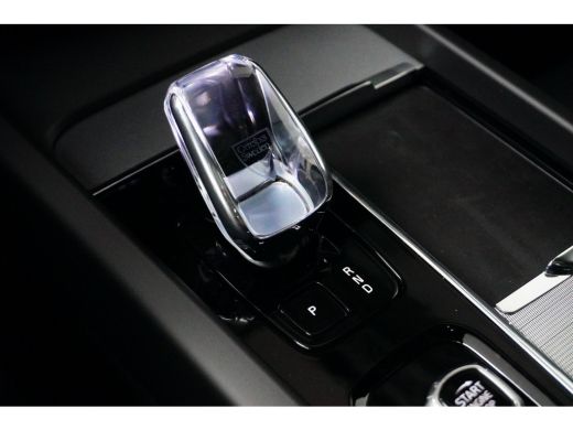 Volvo  XC60 T6 Plug-in hybrid AWD Plus Dark | Achterbank verwarmd | Alarmsysteem | Apple Carplay/Android Auto... ActivLease financial lease