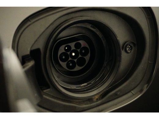 Volvo  XC60 T6 Plug-in hybrid AWD Plus Dark | Achterbank verwarmd | Alarmsysteem | Apple Carplay/Android Auto... ActivLease financial lease