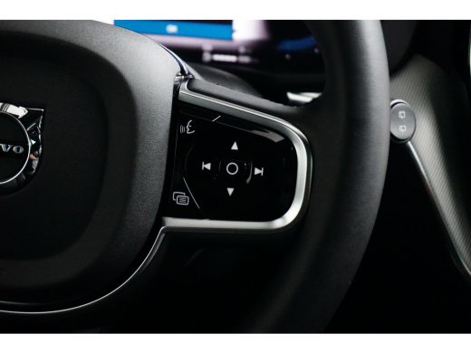 Volvo  XC60 T6 Plug-in hybrid AWD Plus Dark | Achterbank verwarmd | Alarmsysteem | Apple Carplay/Android Auto... ActivLease financial lease