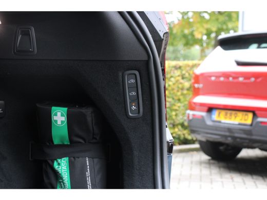 Volvo  XC90 2.0 T8 Plug-in Hybrid Ultra Dark | Trekhaak | Luchtvering | 360 Camera | Panoramadak | Massage | ... ActivLease financial lease