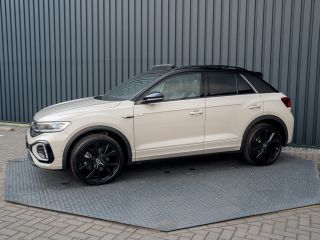 Volkswagen T-Roc 1.5 TSI R-Line Business | Panodak | Beats | Keyless | Trekhaak afnb | IQ Light | Side Assist | Pr...