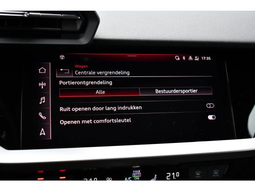 Audi A3 Sportback 40 TFSI e S-Line Pano ACC S-zetels 18inch ActivLease financial lease