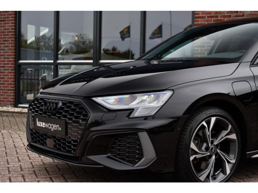 Audi A3 Sportback 40 TFSI e S-Line Pano ACC S-zetels 18inch ActivLease financial lease