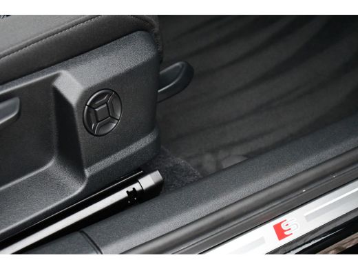 Audi A3 Sportback 40 TFSI e S-Line Pano ACC S-zetels 18inch ActivLease financial lease