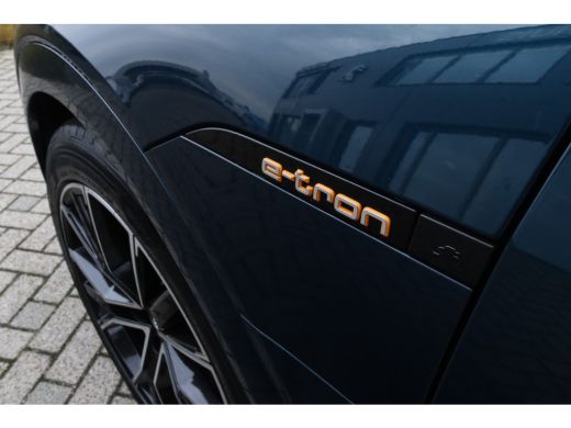 Audi e-tron 50 quattro Launch edition plus 71 kWh | Schuifdak | Adaptieve Cruise | Stoelverwarming | Luchtver... ActivLease financial lease