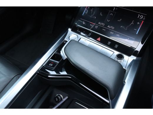 Audi e-tron 50 quattro Launch edition plus 71 kWh | Schuifdak | Adaptieve Cruise | Stoelverwarming | Luchtver... ActivLease financial lease