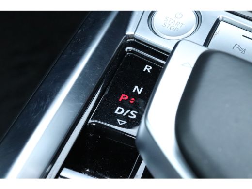 Audi e-tron 50 quattro Launch edition plus 71 kWh | Schuifdak | Adaptieve Cruise | Stoelverwarming | Luchtver... ActivLease financial lease