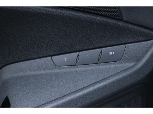 Audi e-tron 50 quattro Launch edition plus 71 kWh | Schuifdak | Adaptieve Cruise | Stoelverwarming | Luchtver... ActivLease financial lease