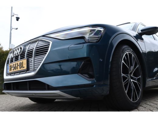 Audi e-tron 50 quattro Launch edition plus 71 kWh | Schuifdak | Adaptieve Cruise | Stoelverwarming | Luchtver... ActivLease financial lease