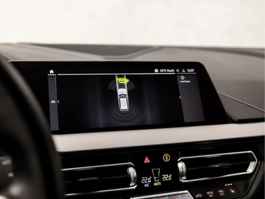 BMW 1 Serie 118i M Sport High Executive Automaat (APPLE CARPLAY, M PAKKET, GROOT NAVI, LEDER, STOELVERWARMING... ActivLease financial lease