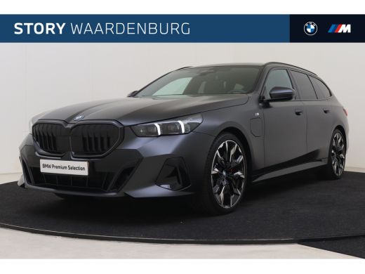 BMW 5 Serie Touring 530e M Sport Automaat / Panoramadak / Trekhaak / Stoelventilatie / Bowers & Wilkins / Com... BMW 5 Serie Touring 530e M Sport Automaat / Panoramadak / Trekhaak / Stoelventilatie / Bowers & Wilkins / Com...