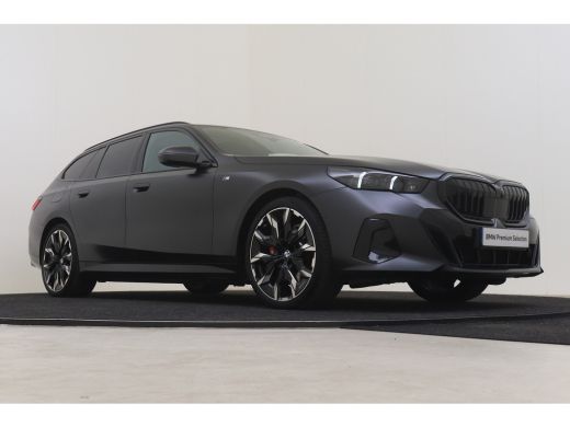 BMW 5 Serie Touring 530e M Sport Automaat / Panoramadak / Trekhaak / Stoelventilatie / Bowers & Wilkins / Com... ActivLease financial lease