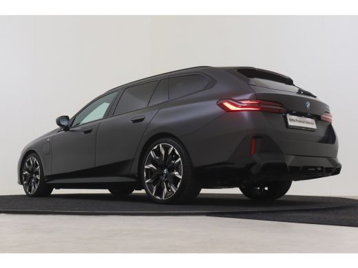 BMW 5 Serie Touring 530e M Sport Automaat / Panoramadak / Trekhaak / Stoelventilatie / Bowers & Wilkins / Com... ActivLease financial lease