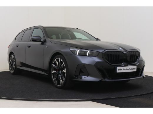 BMW 5 Serie Touring 530e M Sport Automaat / Panoramadak / Trekhaak / Stoelventilatie / Bowers & Wilkins / Com... ActivLease financial lease