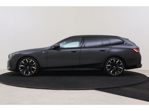 BMW 5 Serie Touring 530e M Sport Automaat / Panoramadak / Trekhaak / Stoelventilatie / Bowers & Wilkins / Com... ActivLease financial lease