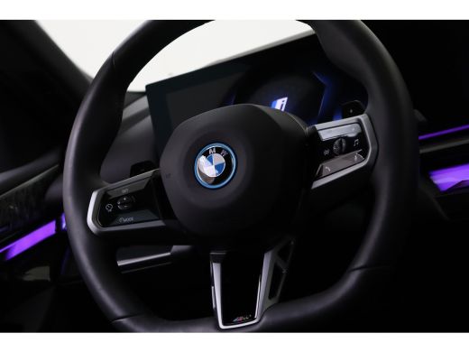 BMW 5 Serie Touring 530e M Sport Automaat / Panoramadak / Trekhaak / Stoelventilatie / Bowers & Wilkins / Com... ActivLease financial lease