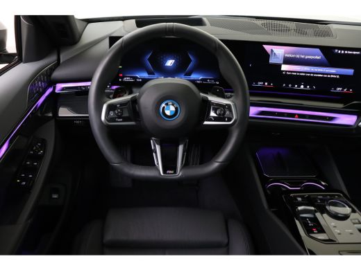 BMW 5 Serie Touring 530e M Sport Automaat / Panoramadak / Trekhaak / Stoelventilatie / Bowers & Wilkins / Com... ActivLease financial lease