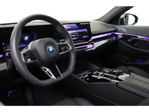 BMW 5 Serie Touring 530e M Sport Automaat / Panoramadak / Trekhaak / Stoelventilatie / Bowers & Wilkins / Com... ActivLease financial lease