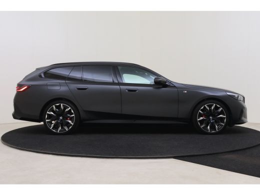 BMW 5 Serie Touring 530e M Sport Automaat / Panoramadak / Trekhaak / Stoelventilatie / Bowers & Wilkins / Com... ActivLease financial lease