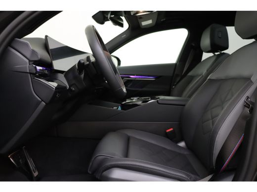 BMW 5 Serie Touring 530e M Sport Automaat / Panoramadak / Trekhaak / Stoelventilatie / Bowers & Wilkins / Com... ActivLease financial lease