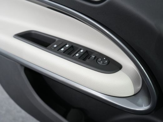 Fiat 600 1.2 Hybrid La Prima | Achteruitrijcamera | Airco (automatisch) | Apple Carplay/Android Auto|telef... ActivLease financial lease