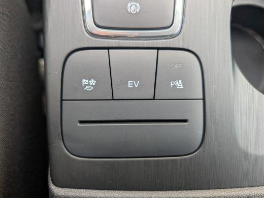 Ford Kuga 2.5 PHEV ST-Line 225pk | Winter Pack | Carplay | Camera | Cruise | Elek. Trekhaak | 1e Eigenaar ActivLease financial lease